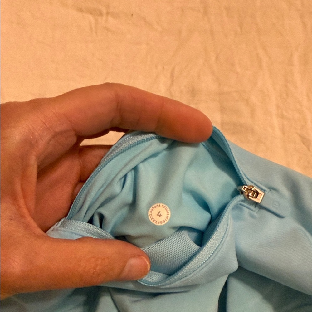 NWT Lululemon 4” Speed UP HR Short Cyan Blue Women's Athletic Shorts - Size 4 - Picture 3 of 4